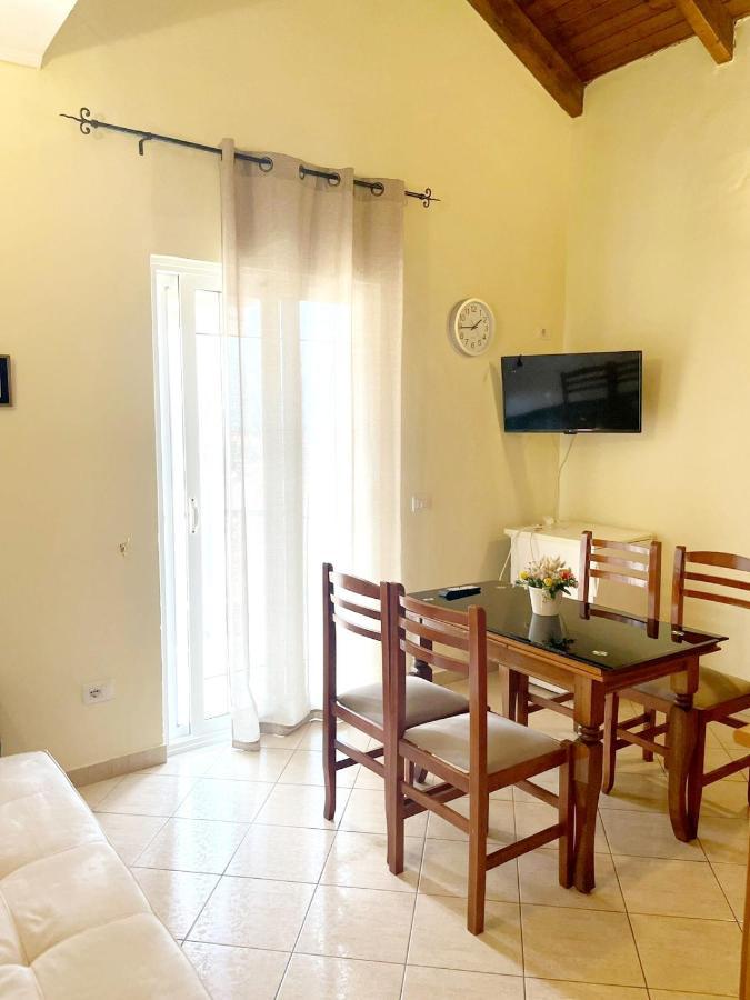 Apartments Athina Orikum Dış mekan fotoğraf